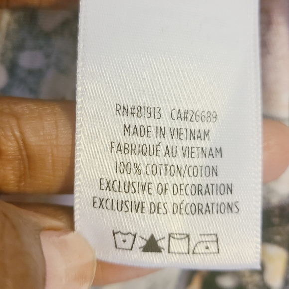 Robert Graham Men's Puzzle Print Camo Short Sleeve V-Neck T-Shirt (Size 3XL) - Picture 7 of 13